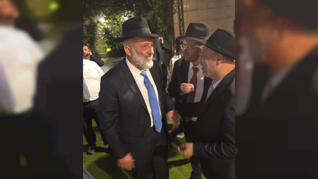 איצקוביץ': המפתחות שאבדו והצביטה בלחי של השר