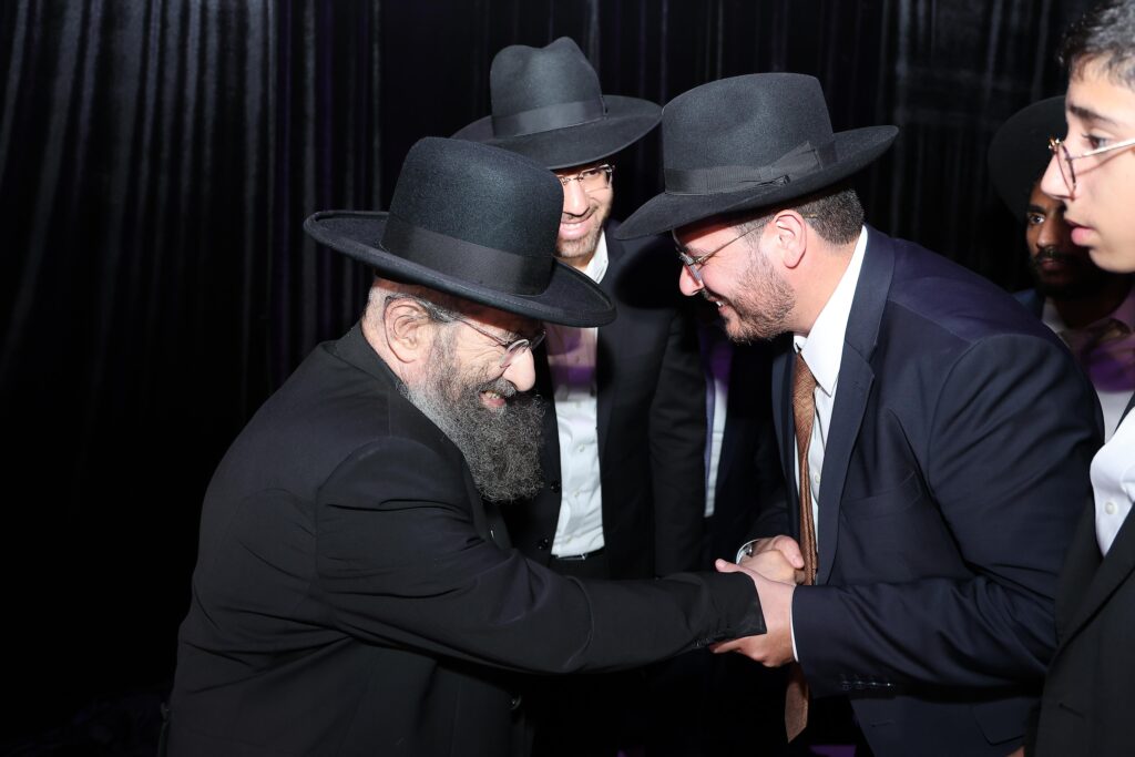 איצקוביץ': המפתחות שאבדו והצביטה בלחי של השר