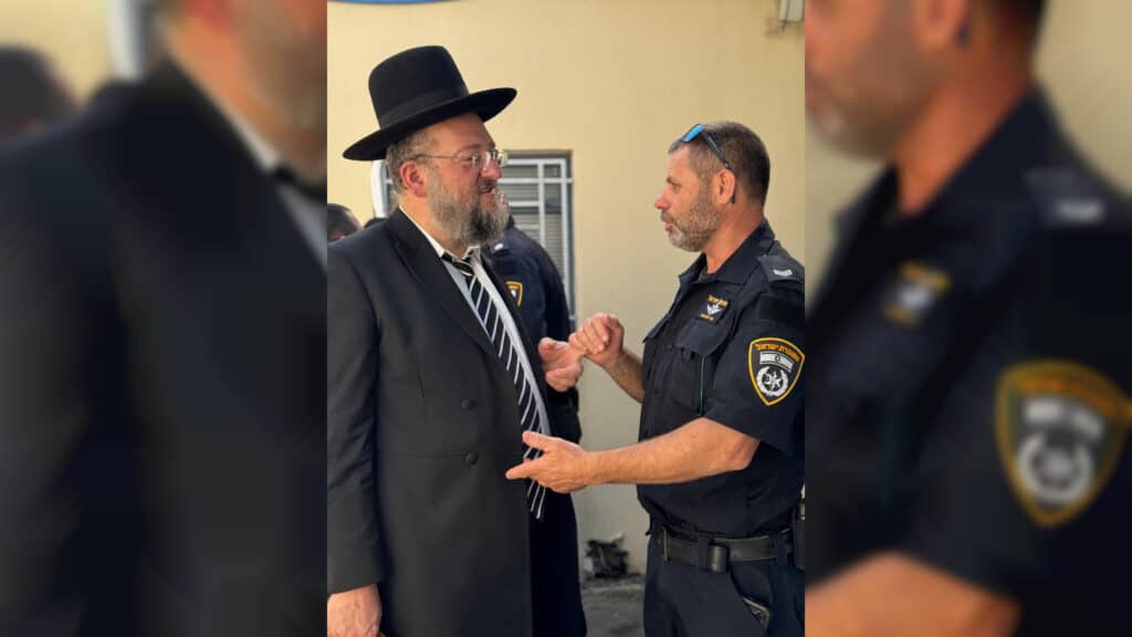 איצקוביץ': המפתחות שאבדו והצביטה בלחי של השר