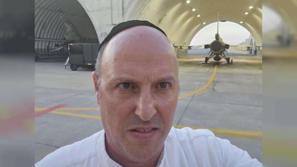 איצקוביץ': המפתחות שאבדו והצביטה בלחי של השר