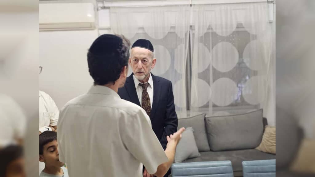 איצקוביץ': המפתחות שאבדו והצביטה בלחי של השר