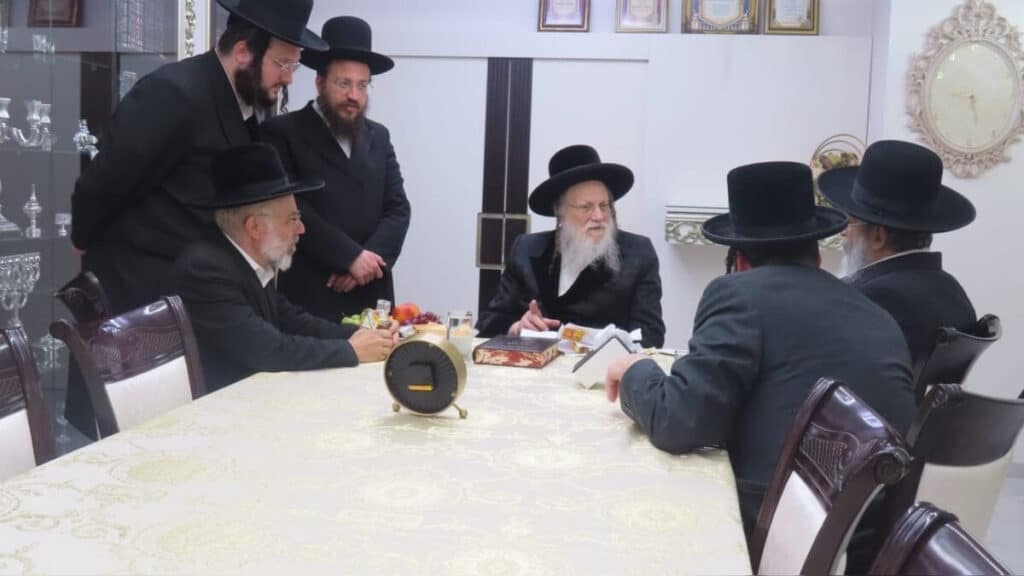 איצקוביץ': המפתחות שאבדו והצביטה בלחי של השר