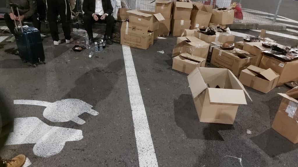 בחזור מאומן: אלפי חסידים נתקעו בגבול וישבתו ברומניה בחזור מאומן: אלפי חסידים נתקעו בגבול וישבתו ברומניה
