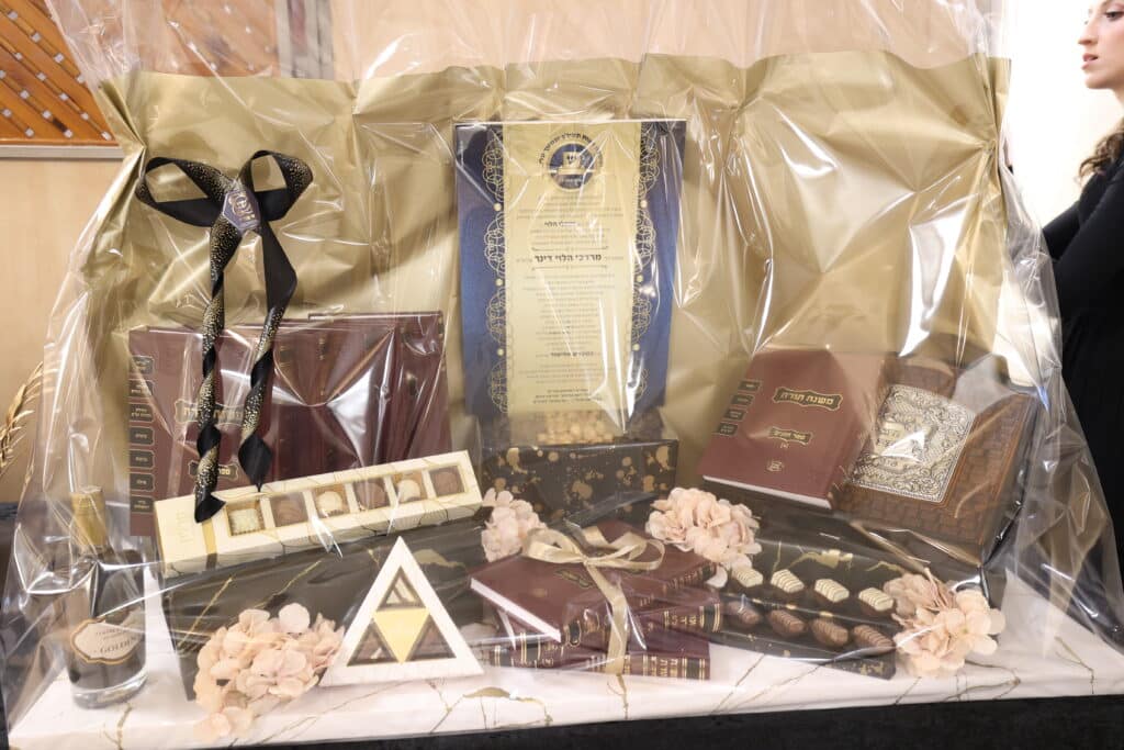 בנו של ראש הכוללים הגר"מ דינר חגג בר מצווה