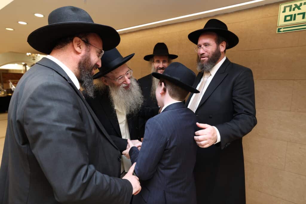 בנו של ראש הכוללים הגר"מ דינר חגג בר מצווה