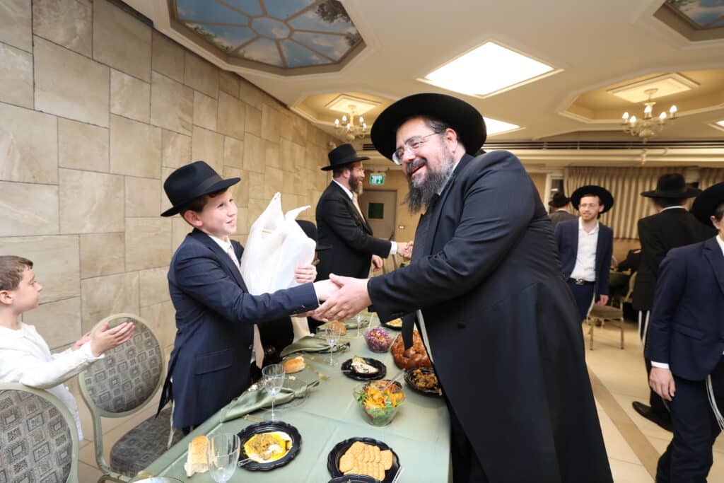 בנו של ראש הכוללים הגר"מ דינר חגג בר מצווה