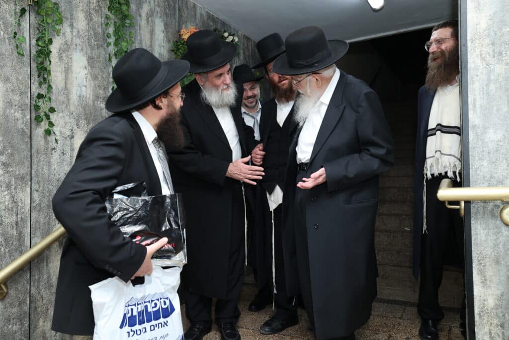 בנו של ראש הכוללים הגר"מ דינר חגג בר מצווה