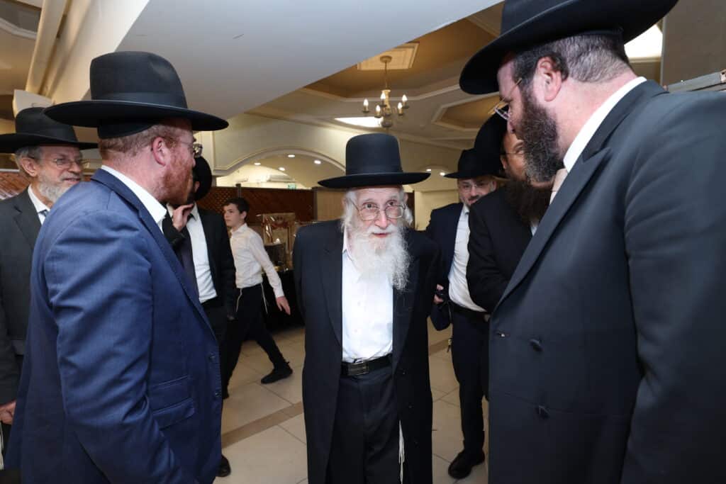 בנו של ראש הכוללים הגר"מ דינר חגג בר מצווה