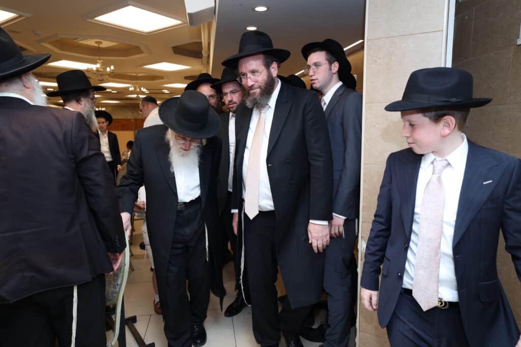 בנו של ראש הכוללים הגר"מ דינר חגג בר מצווה