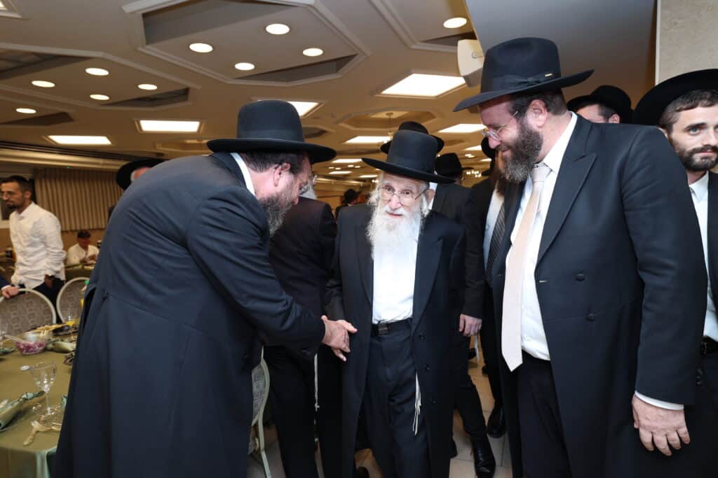 בנו של ראש הכוללים הגר"מ דינר חגג בר מצווה