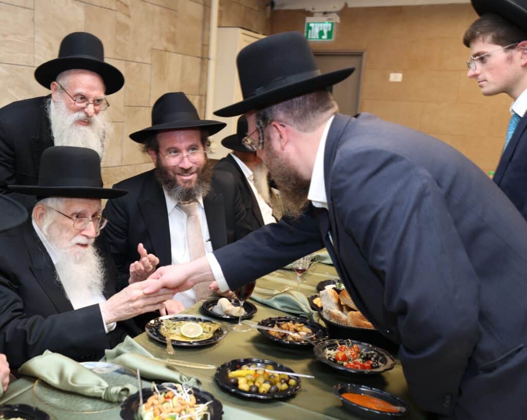 בנו של ראש הכוללים הגר"מ דינר חגג בר מצווה