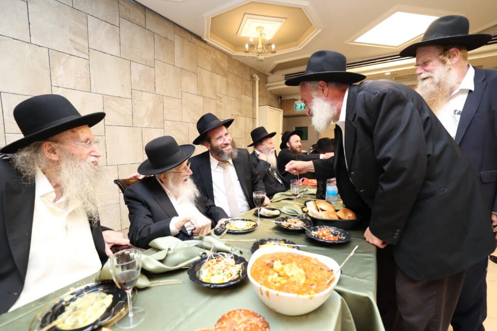 בנו של ראש הכוללים הגר"מ דינר חגג בר מצווה