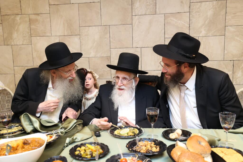 בנו של ראש הכוללים הגר"מ דינר חגג בר מצווה