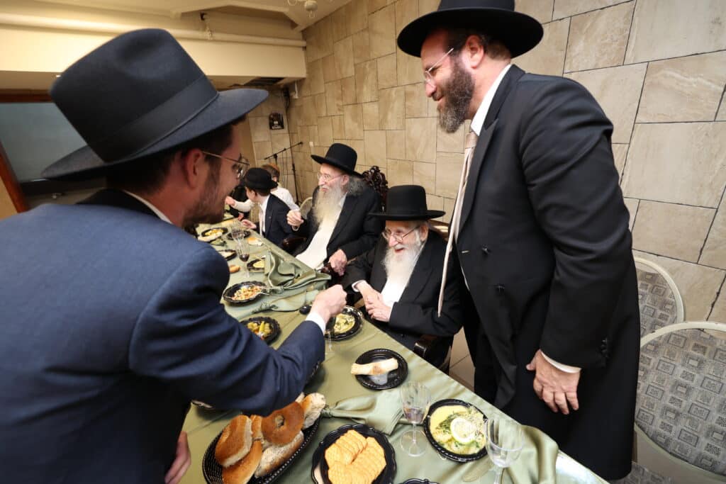 בנו של ראש הכוללים הגר"מ דינר חגג בר מצווה