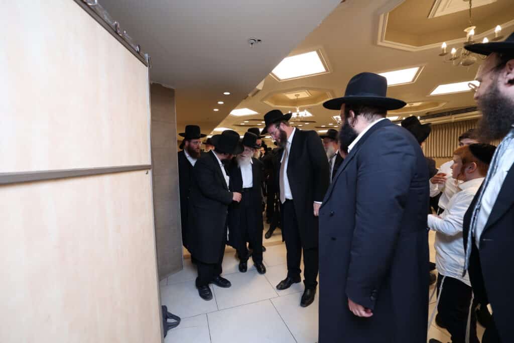 בנו של ראש הכוללים הגר"מ דינר חגג בר מצווה