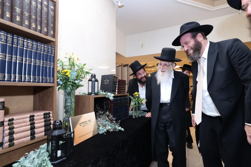 בנו של ראש הכוללים הגר"מ דינר חגג בר מצווה