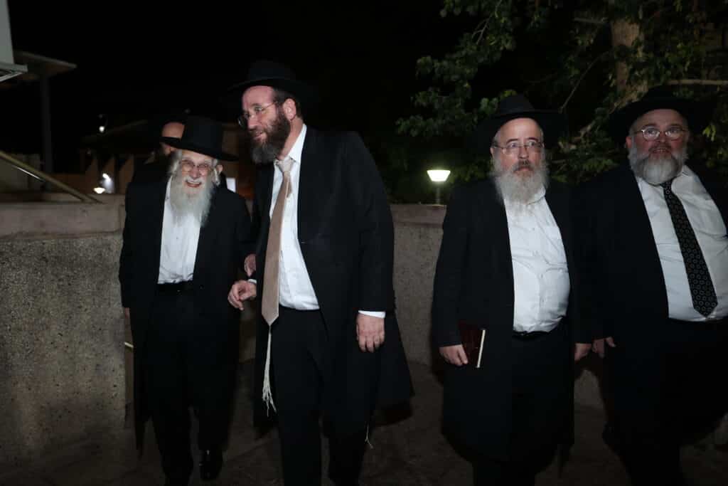 בנו של ראש הכוללים הגר"מ דינר חגג בר מצווה