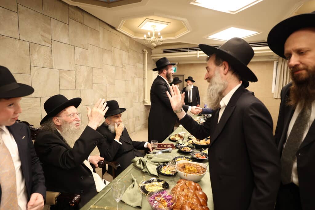 בנו של ראש הכוללים הגר"מ דינר חגג בר מצווה