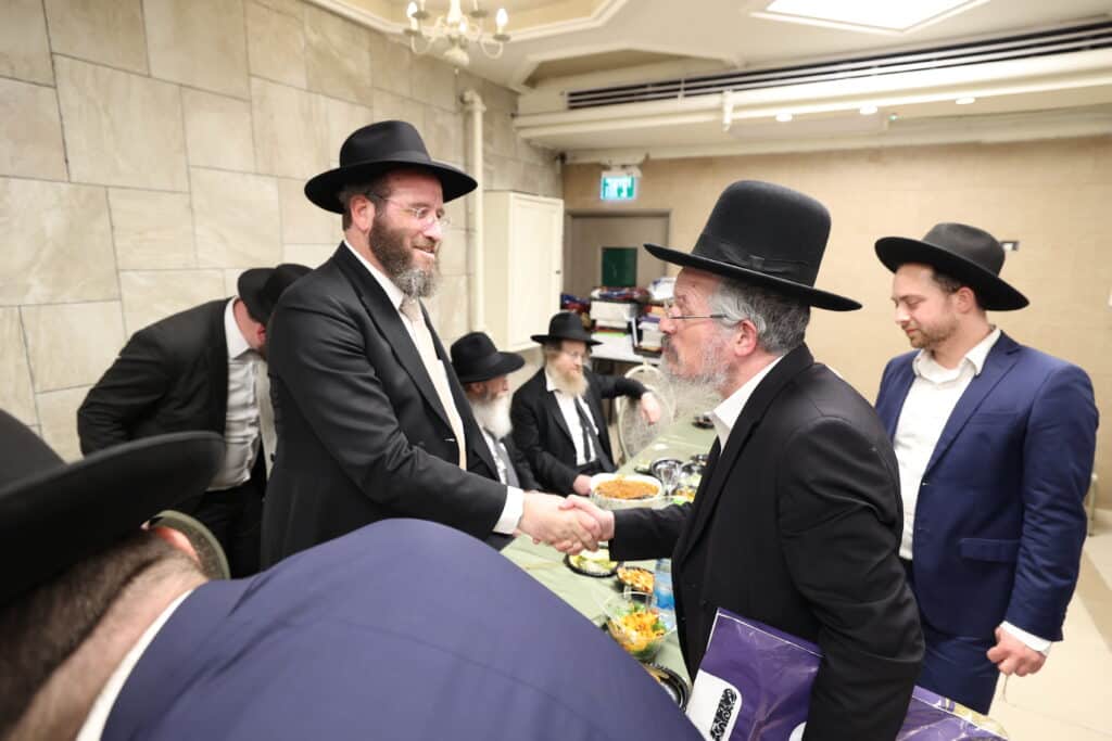 בנו של ראש הכוללים הגר"מ דינר חגג בר מצווה