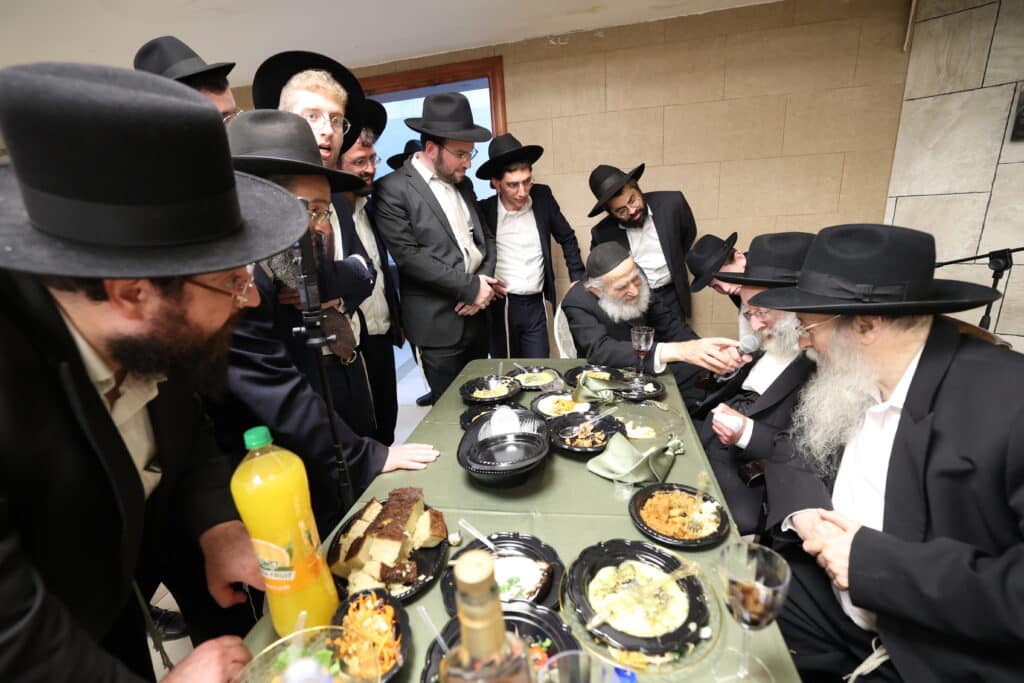 בנו של ראש הכוללים הגר"מ דינר חגג בר מצווה