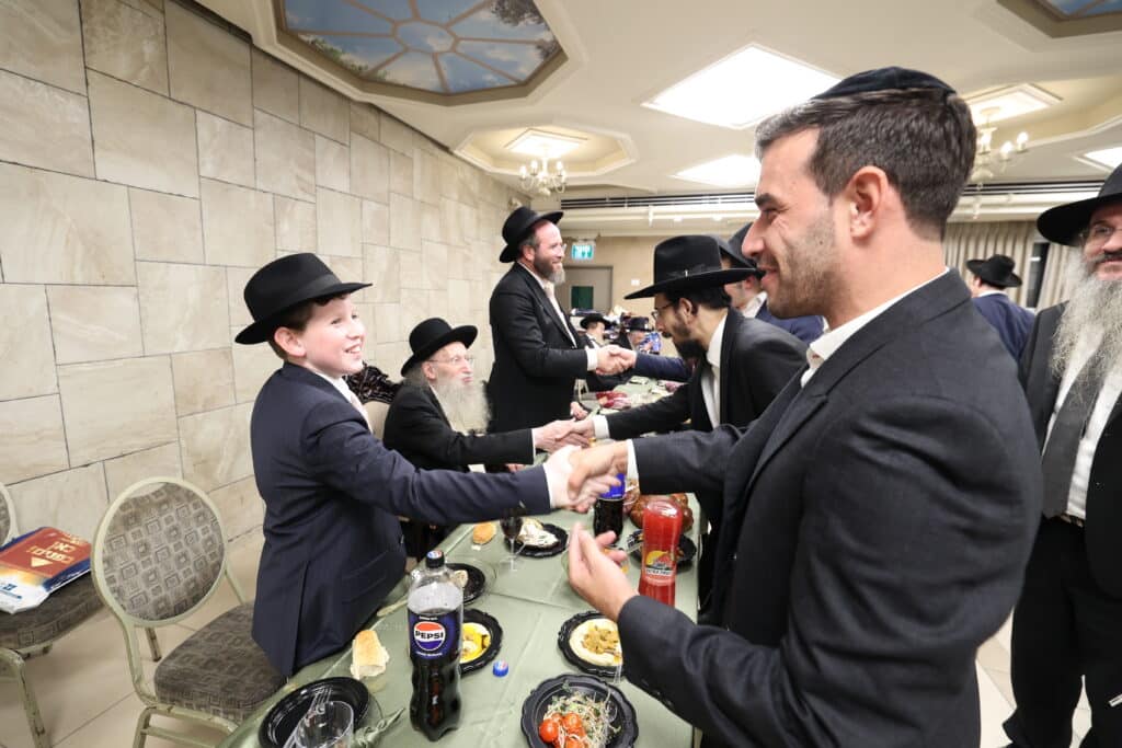 בנו של ראש הכוללים הגר"מ דינר חגג בר מצווה