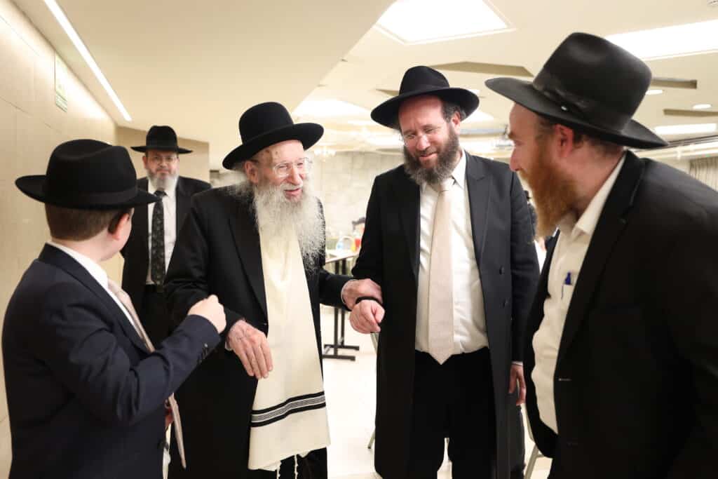 בנו של ראש הכוללים הגר"מ דינר חגג בר מצווה