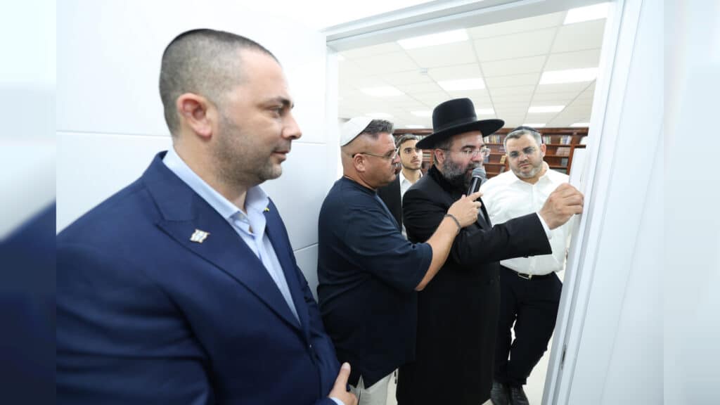 גלריה: בקריית גת חנכו את בית הכנסת עם הכנסת ספר תורה