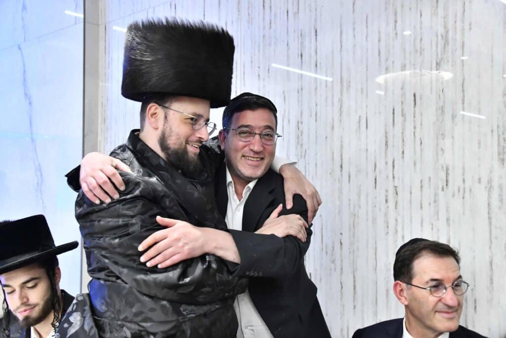 איש התקשורת אירס את בתו - כולם התייצבו לאחל מזל טוב