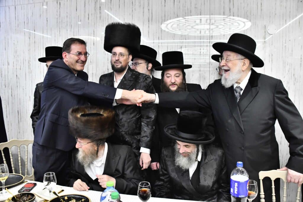 איש התקשורת אירס את בתו - כולם התייצבו לאחל מזל טוב