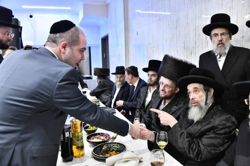 איש התקשורת אירס את בתו - כולם התייצבו לאחל מזל טוב