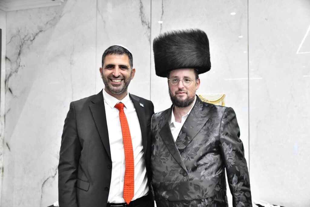 איש התקשורת אירס את בתו - כולם התייצבו לאחל מזל טוב