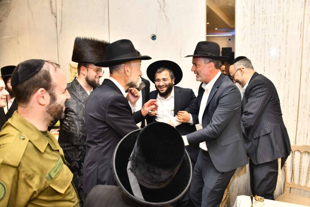 איש התקשורת אירס את בתו - כולם התייצבו לאחל מזל טוב