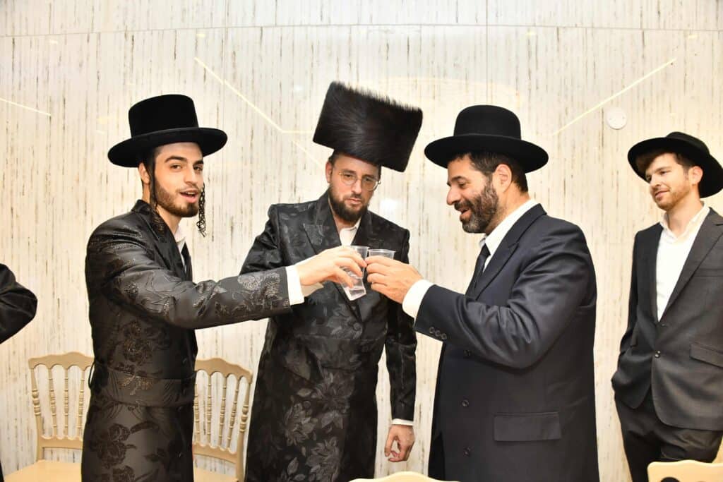 איש התקשורת אירס את בתו - כולם התייצבו לאחל מזל טוב