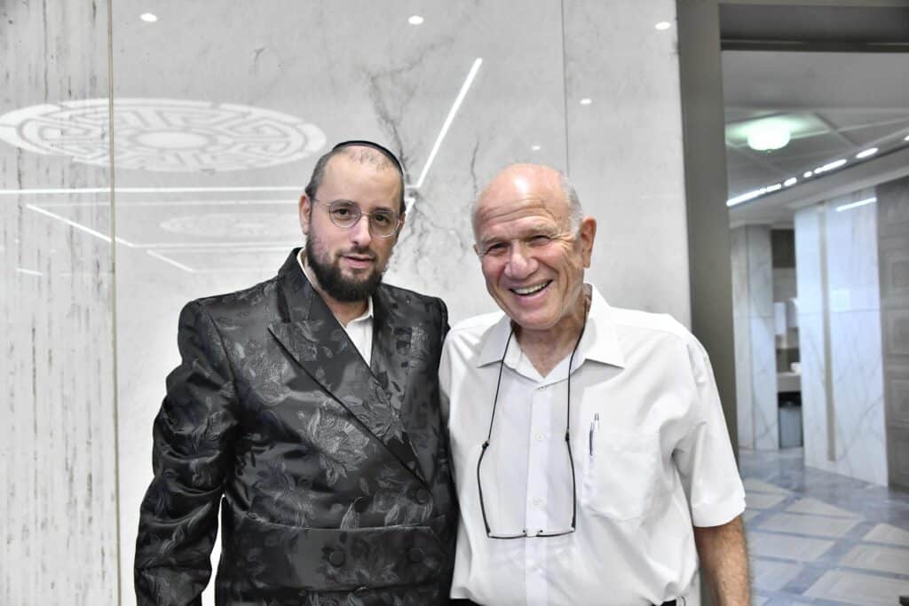 איש התקשורת אירס את בתו - כולם התייצבו לאחל מזל טוב