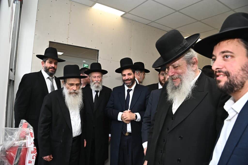 שנת הלימודים נפתחה בבני ברק: מעל מאה אלף תלמידים, עשרות מוסדות חדשים והיערכות חסרת תקדים