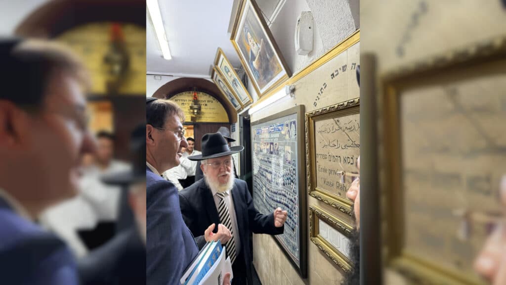 תיעוד: בועז ביסמוט הגיע ל'כסא רחמים' וערך מבחן סיכה