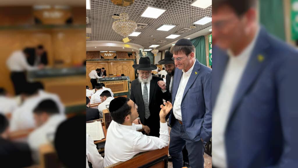 תיעוד: בועז ביסמוט הגיע ל'כסא רחמים' וערך מבחן סיכה