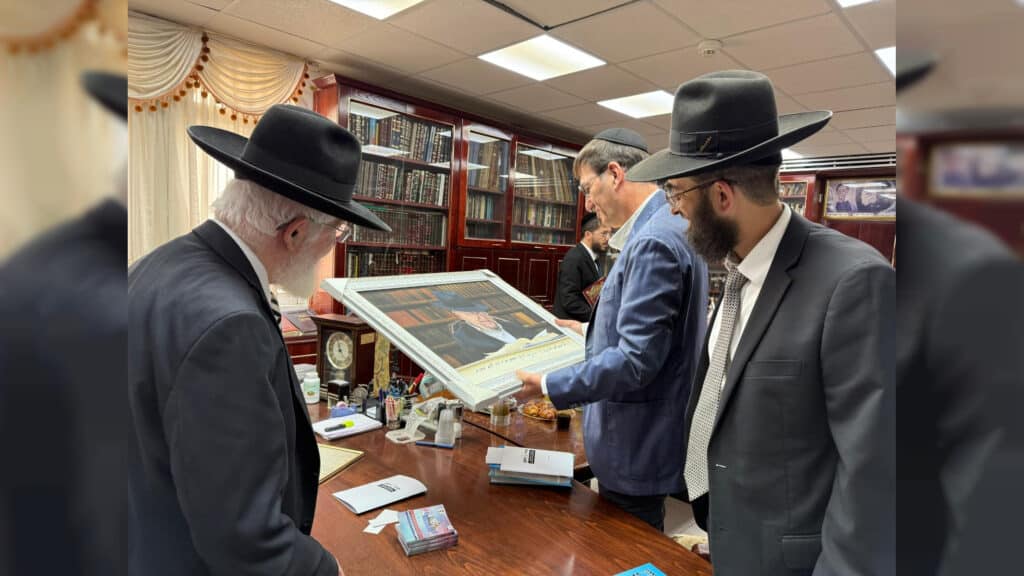 תיעוד: בועז ביסמוט הגיע ל'כסא רחמים' וערך מבחן סיכה