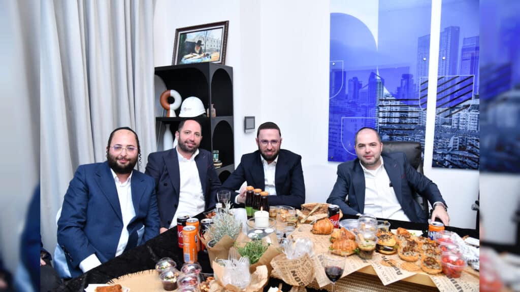 איצקוביץ': המפתחות שאבדו והצביטה בלחי של השר