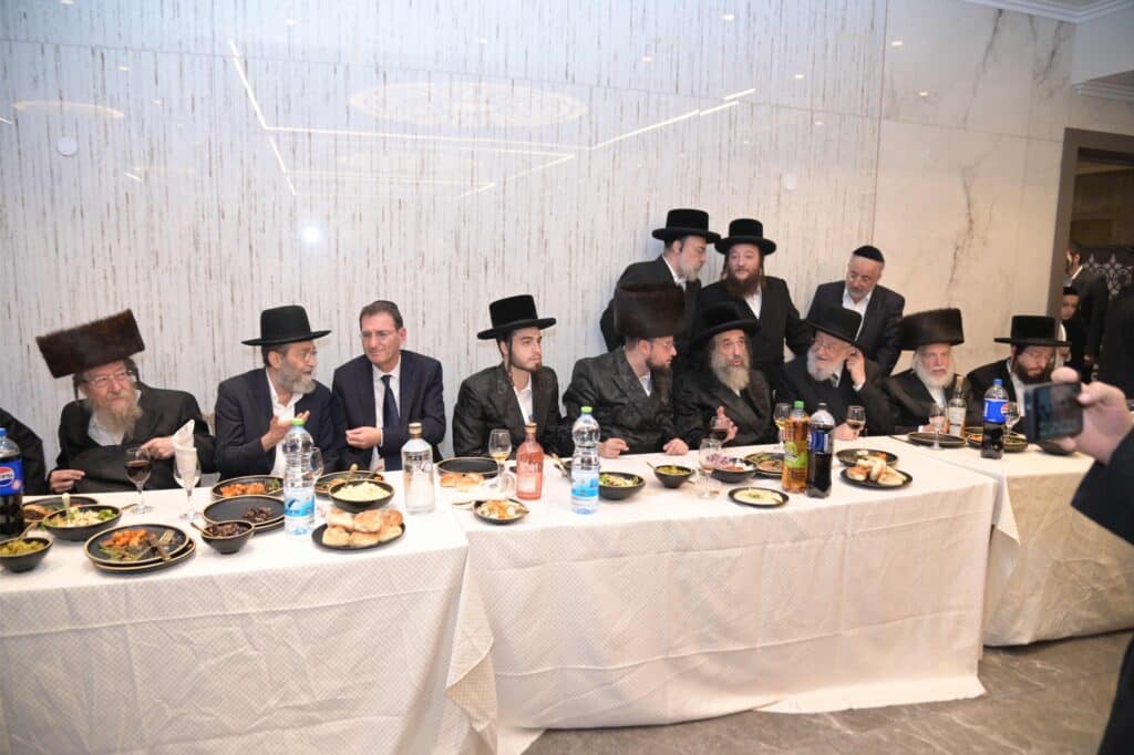 איש התקשורת אירס את בתו - כולם התייצבו לאחל מזל טוב