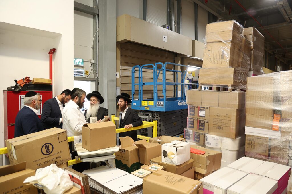 רבה של אנטוורפן הגר"פ פדווא ביקר במפעלים שבכשרות בד"ץ חוג חת"ס פ"ת