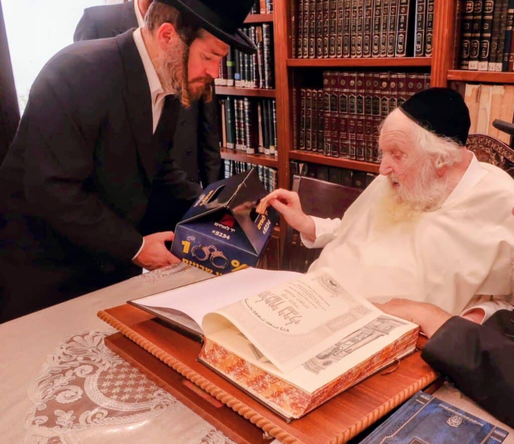 ראשי יד לאחים ביקרו במעונות גדולי ישראל