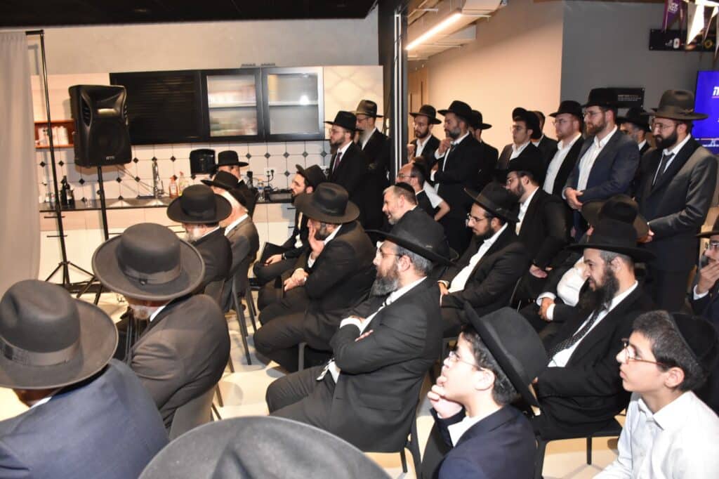 נחנך בית ההוראה העולמי של ערוץ 2000