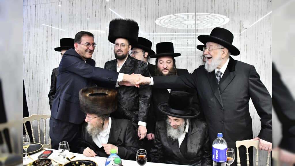 איצקוביץ': המפתחות שאבדו והצביטה בלחי של השר