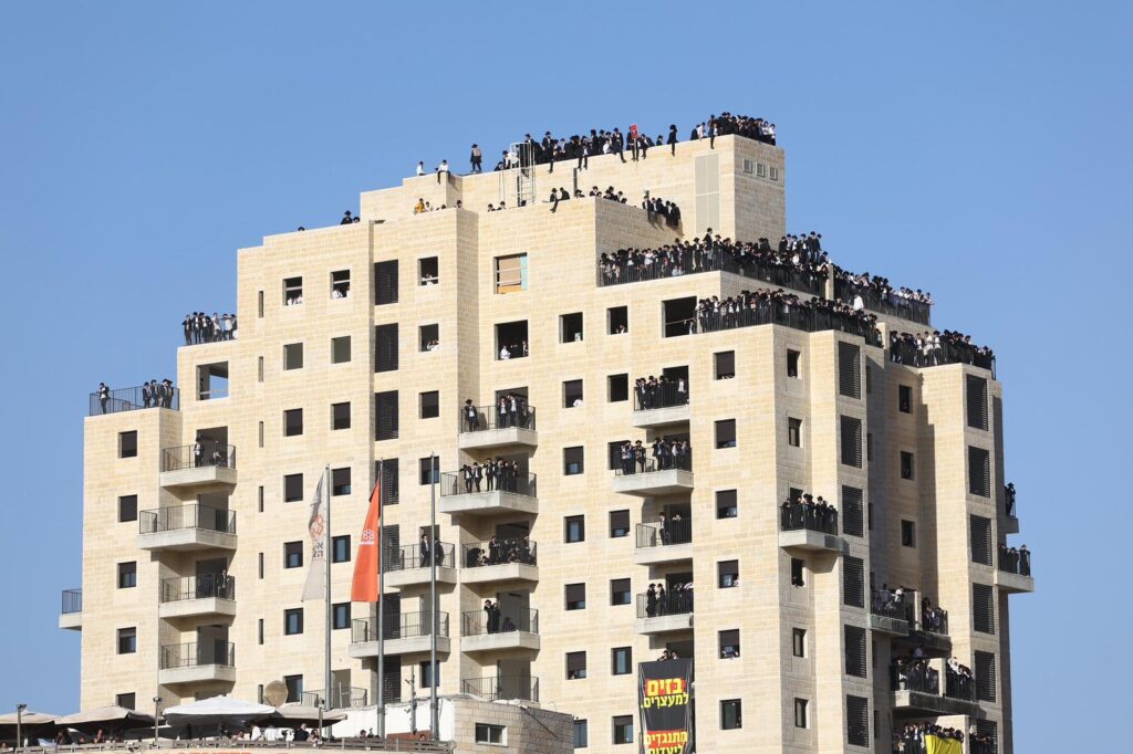 גלריה: רבבות אלפי ישראל מחו בכניסה לעיר הקודש