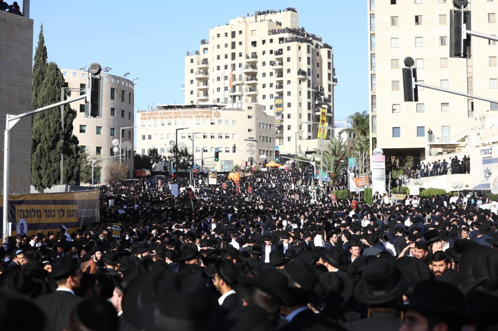 גלריה: רבבות אלפי ישראל מחו בכניסה לעיר הקודש