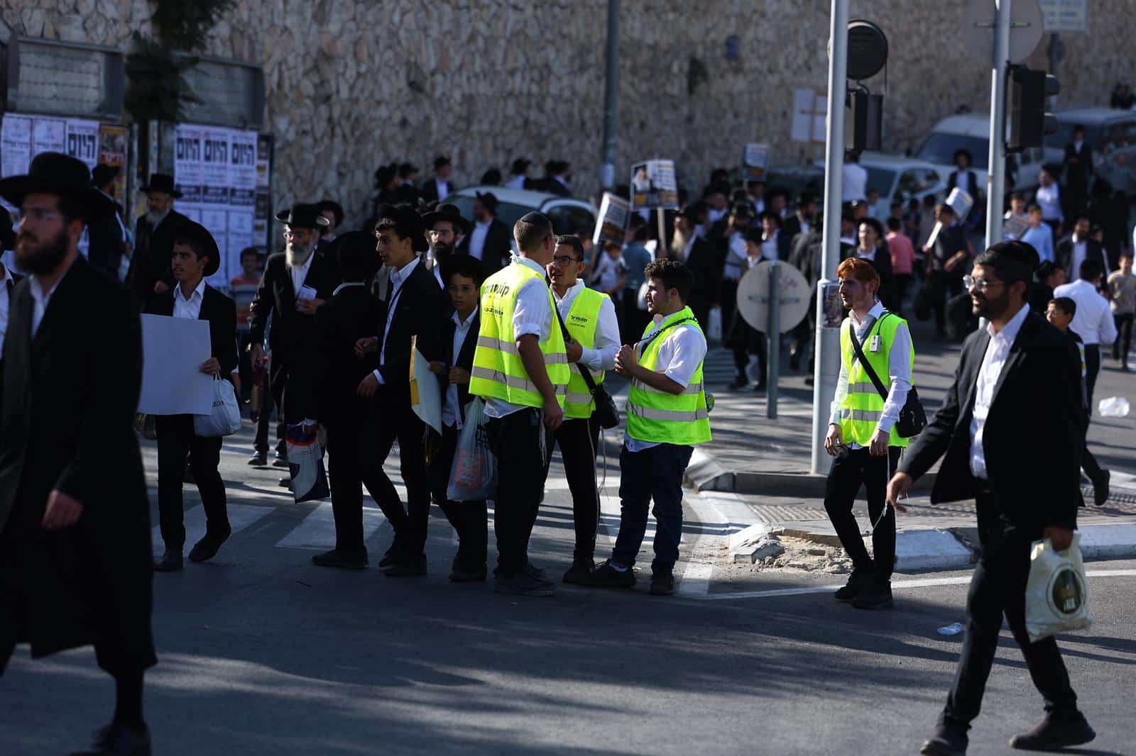 גלריה: רבבות אלפי ישראל מחו בכניסה לעיר הקודש