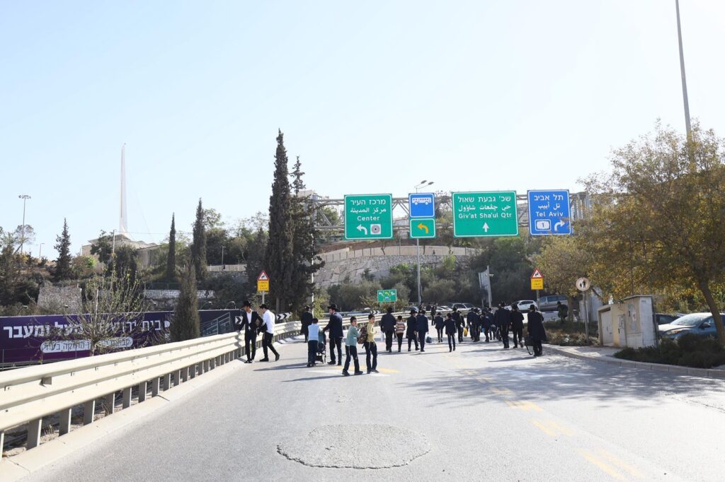 גלריה: רבבות אלפי ישראל מחו בכניסה לעיר הקודש