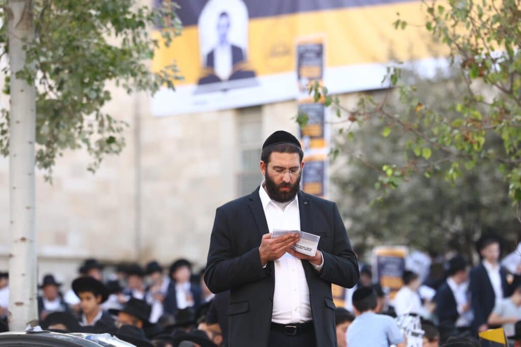 גלריה: רבבות אלפי ישראל מחו בכניסה לעיר הקודש