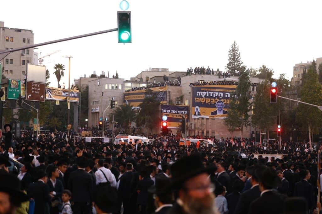 גלריה: רבבות אלפי ישראל מחו בכניסה לעיר הקודש